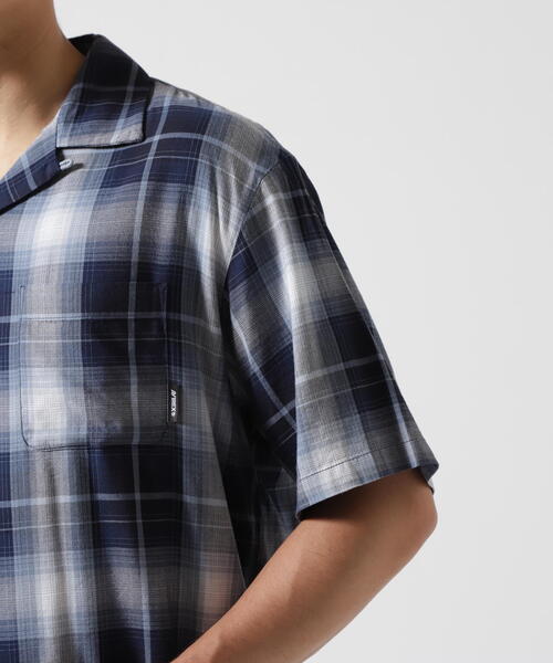 AVIREX（アヴィレックス）の「ONE POINT OMBRE CHECK SHIRT / 半袖 ワンポイント オンブレチェックシャツ / AVIREX / アヴィレックス（シャツ/ブラウス・メンズ・ブルー/ブラック・MEDIUM/LARGE/X-LARGE/XX-LARGE）」の7枚目の写真
