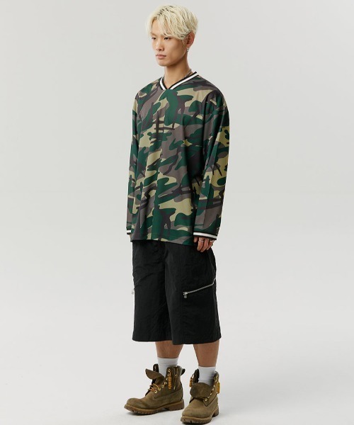 ROMANTIC CROWN(ロマンティッククラウン)の「A'GEM/9 × .kom 『ROMANTIC CROWN/ロマンティック クラウン』SHINING LOGO FOOTBALL JERSEY /シャイニングロゴフットボールジャージ(Tシャツ/カットソー・レディース・ブラック/ホワイト/グリーン・XL/L/M)」の7枚目の写真