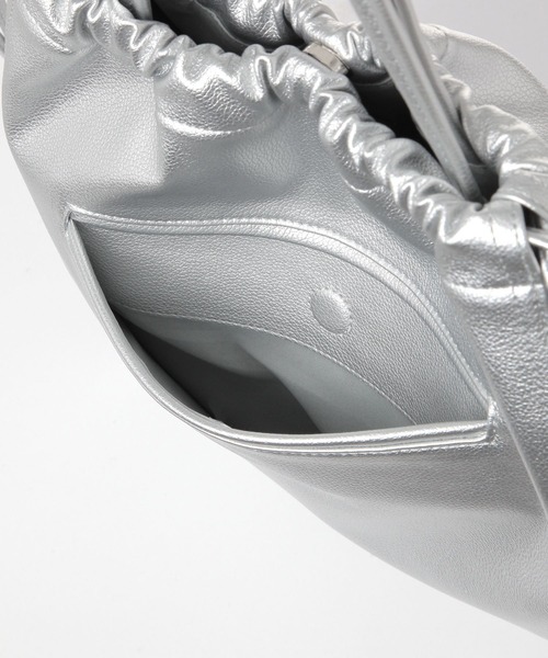 BAYFLOW(ベイフロー)の「フェイクレザー巾着トート(トートバッグ・レディース・ブラック/ライトグレー・FREE)」の22枚目の写真