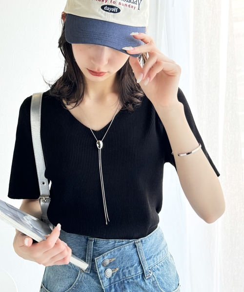 classicalelf(クラシカルエルフ)の「晩夏から秋まで使える♪華奢見え上品トップス☆Vネックハーフスリーブリブニット(Tシャツ/カットソー・レディース・イエロー/チャコール/オフホワイト/ブラウン/グレイッシュベージュ/ブラック・X-LARGE/SMALL/MEDIUM/LARGE)」の19枚目の写真