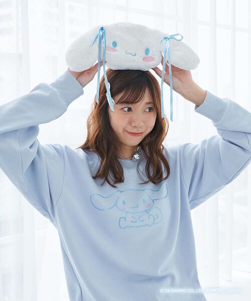 MAJESTIC LEGON(マジェスティックレゴン)の「シナモロール ラインストーンスウェット(スウェット・レディース・オフホワイト/ブルー/グレー・MEDIUM)」の17枚目の写真