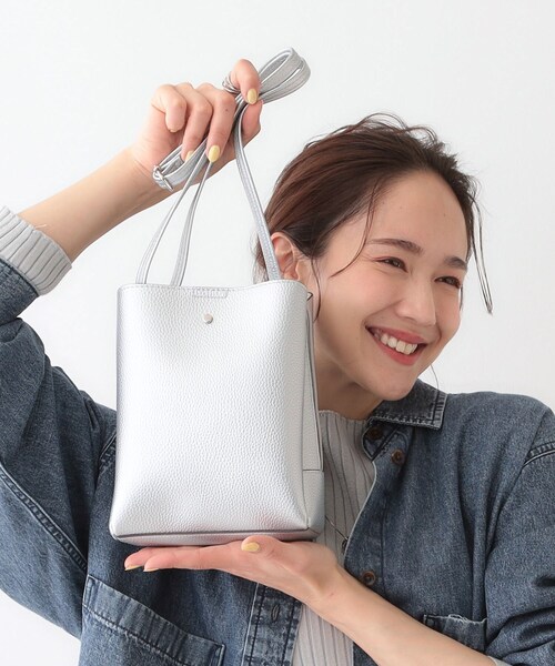 SHOO・LA・RUE（シューラルー）の「【軽量】ふわっと軽い 3層ショルダーバッグ（ショルダーバッグ・レディース・ブラック/イエロー系その他/ブラック系4/シルバー/ベージュ系4/オフホワイト・00）」の7枚目の写真