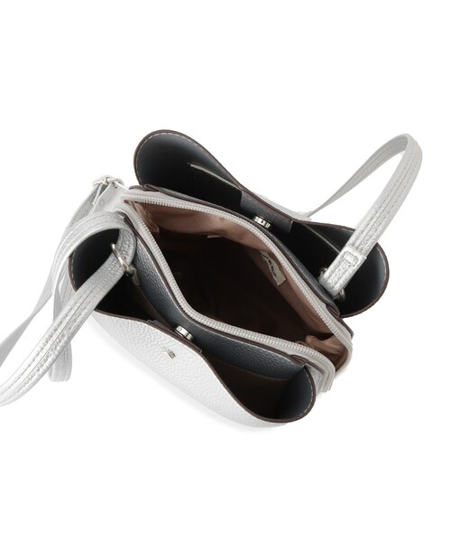 SHOO・LA・RUE（シューラルー）の「【軽量】ふわっと軽い 3層ショルダーバッグ（ショルダーバッグ・レディース・ブラック/イエロー系その他/ブラック系4/シルバー/ベージュ系4/オフホワイト・00）」の13枚目の写真