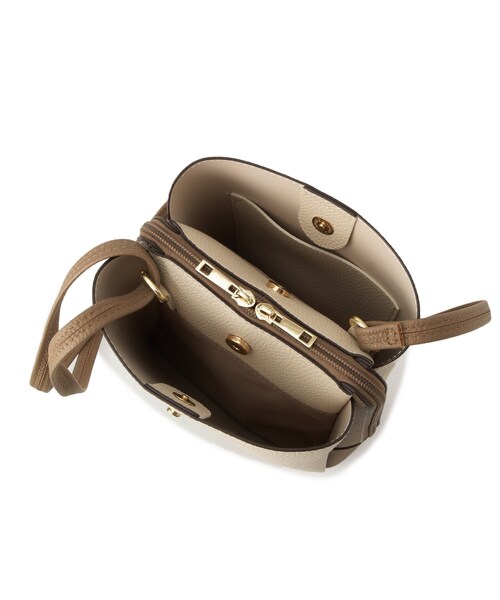 SHOO・LA・RUE（シューラルー）の「【軽量】ふわっと軽い 3層ショルダーバッグ（ショルダーバッグ・レディース・ブラック/イエロー系その他/ブラック系4/シルバー/ベージュ系4/オフホワイト・00）」の19枚目の写真