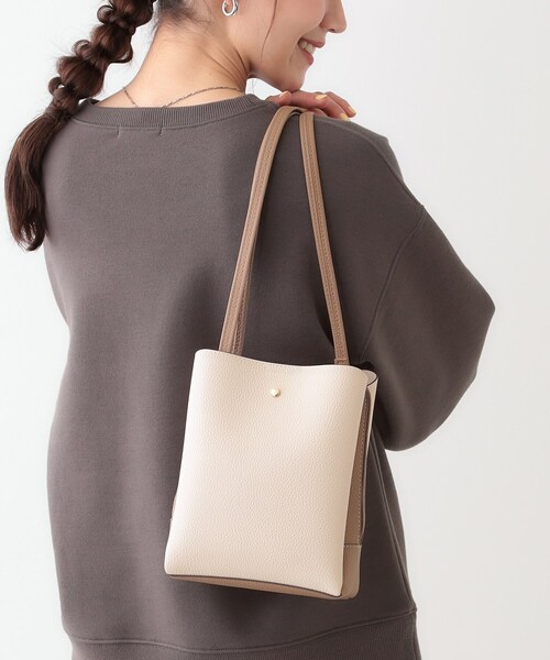 セール】【軽量】ふわっと軽い 3層ショルダーバッグ（ショルダーバッグ