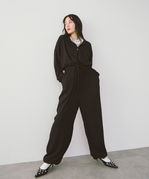 HANNE(アン)の「リブヘンリーロンパース(サロペット/オーバーオール・レディース・アイボリー/ブラック/ベージュ・SMALL/MEDIUM)」の2枚目の写真