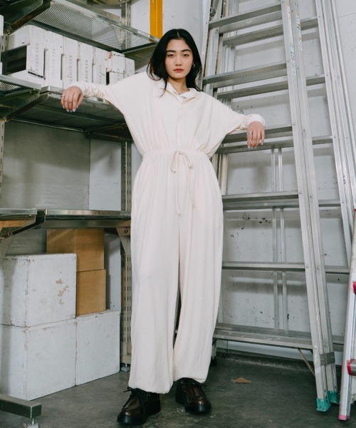 HANNE(アン)の「リブヘンリーロンパース(サロペット/オーバーオール・レディース・アイボリー/ブラック/ベージュ・SMALL/MEDIUM)」の4枚目の写真
