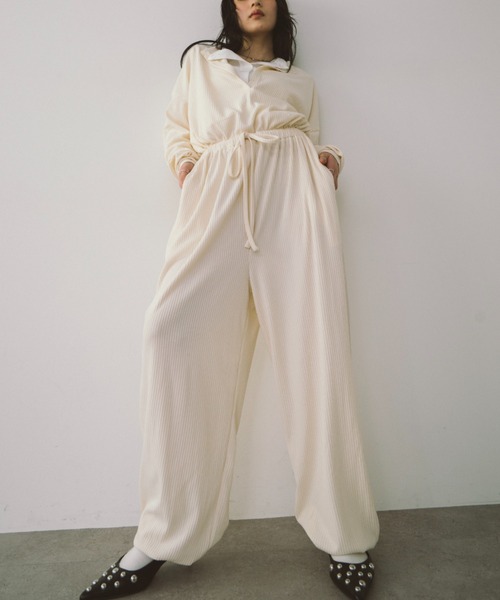 HANNE(アン)の「リブヘンリーロンパース(サロペット/オーバーオール・レディース・アイボリー/ブラック/ベージュ・SMALL/MEDIUM)」の17枚目の写真
