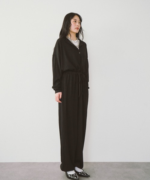 HANNE(アン)の「リブヘンリーロンパース(サロペット/オーバーオール・レディース・アイボリー/ブラック/ベージュ・SMALL/MEDIUM)」の13枚目の写真