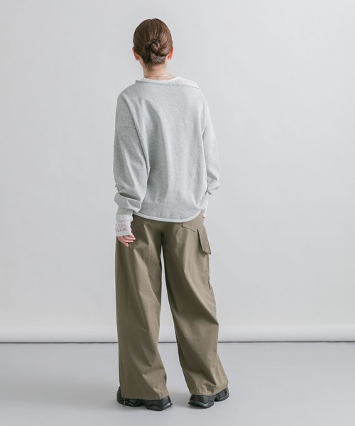 KBF(ケイビーエフ)の「オフショルダーロゴスウェット(スウェット・レディース・ピンク/オフホワイト/グレー・ONE)」の17枚目の写真