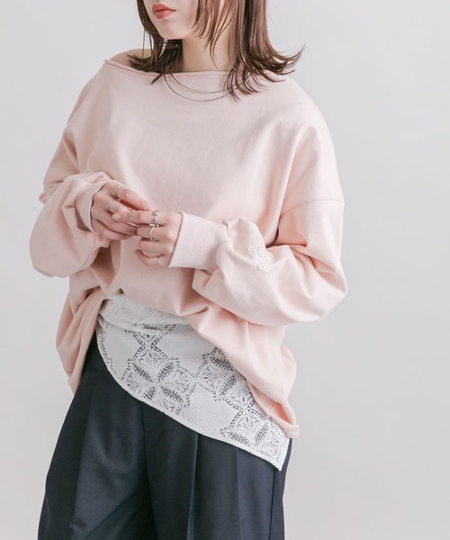 KBF(ケイビーエフ)の「オフショルダーロゴスウェット(スウェット・レディース・ピンク/オフホワイト/グレー・ONE)」の21枚目の写真