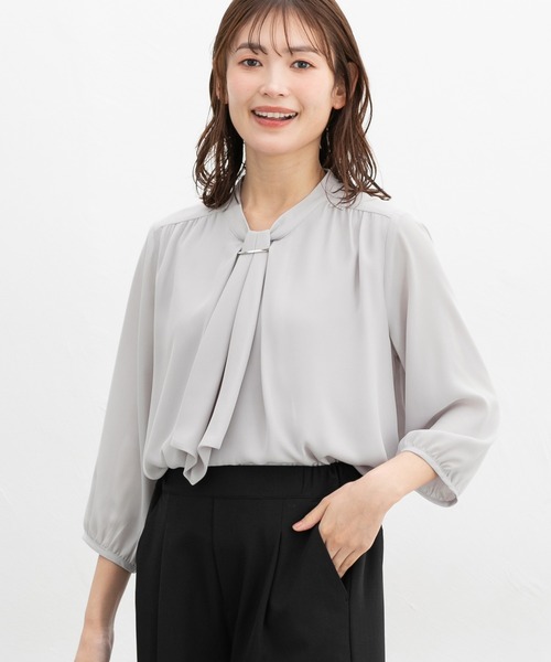 Honeys(ハニーズ)の「アクセ付7分袖ボウタイブラウス(シャツ/ブラウス・レディース・ピンク/ホワイト/ライトグレー/ネイビー/ホワイト×ブラック・3L/L/LL/M/S)」の19枚目の写真