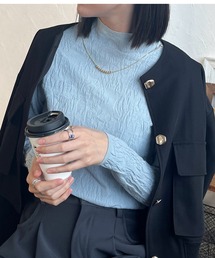 フェイクネックレス付きジャガードボトルネックニットトップス