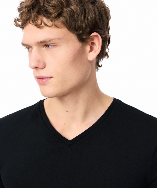LACOSTE(ラコステ)の「3枚セット スリムフィット エッセンシャル ラウンジVネック半袖Tシャツ / 3パックTシャツ(Tシャツ/カットソー・メンズ・ホワイト/ブラック・L/M/S/XL)」の9枚目の写真