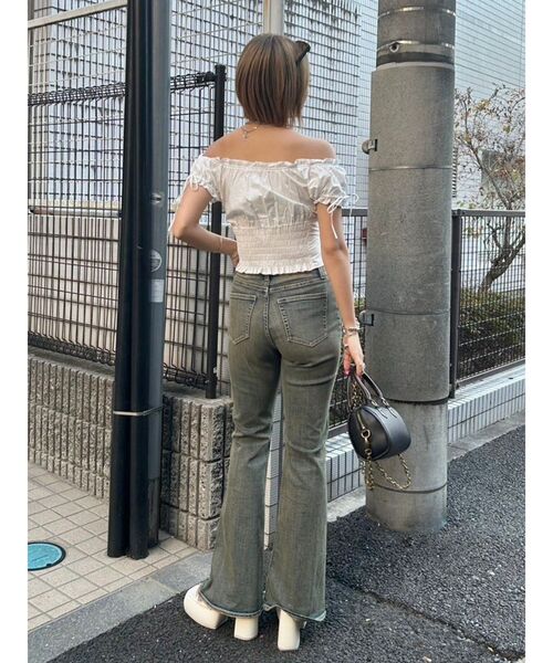 EVRIS（エヴリス）の「Embroideryフレアデニムパンツ（デニムパンツ・レディース・インディゴブルー/ライトブルー・MEDIUM/SMALL）」の8枚目の写真