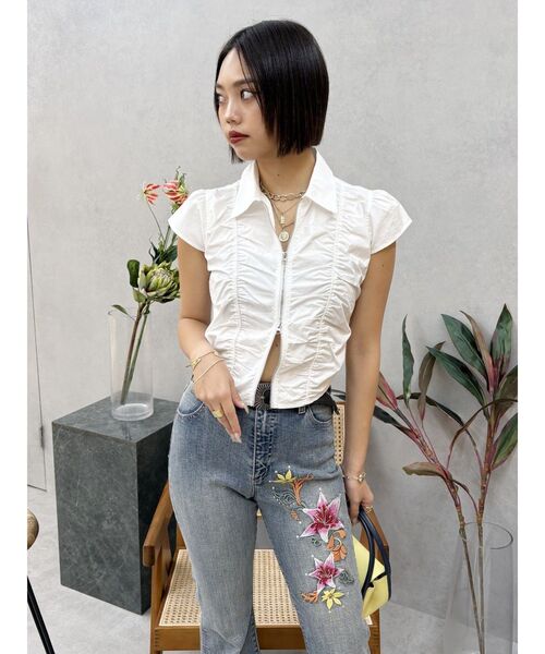 EVRIS（エヴリス）の「Embroideryフレアデニムパンツ（デニムパンツ・レディース・インディゴブルー/ライトブルー・MEDIUM/SMALL）」の10枚目の写真