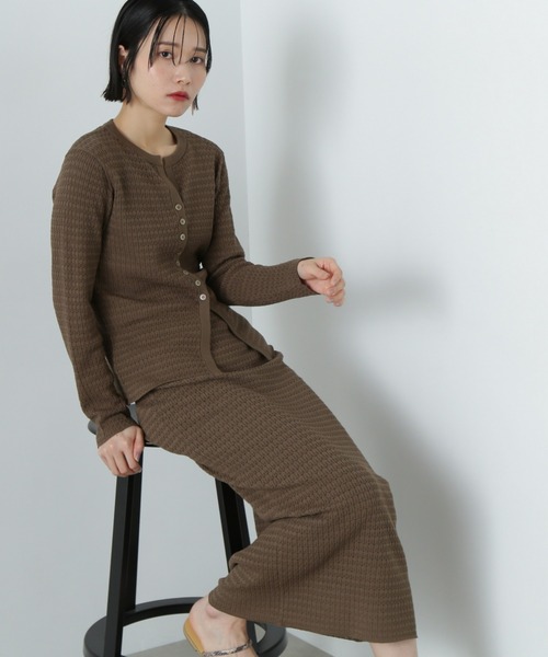 N.（N. Natural Beauty Basic）（エヌエヌナチュラルビューティーベーシック）の「柄編みニットセットアップ（セットアップ・レディース・ブラック/カーキ/オフホワイト・MEDIUM）」の3枚目の写真