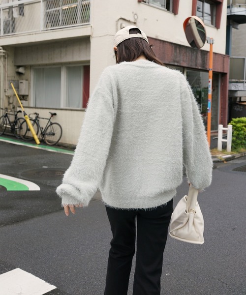 Mela(メラ)の「Vneck SHAGGY CARDIGAN(カーディガン/ボレロ・レディース・ライトグレー/ホワイト/グレー/ブラック・FREE)」の6枚目の写真