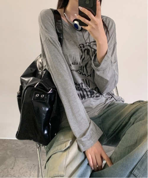 gossip!ロサンゼルス(ゴシップロサンゼルス)の「Y2K 大容量バッグ 2WAYスクエアバッグ/ 【A4サイズ収納可能】《通勤・通学に!》(ショルダーバッグ・レディース・シルバー/ブラック・FREE)」の13枚目の写真
