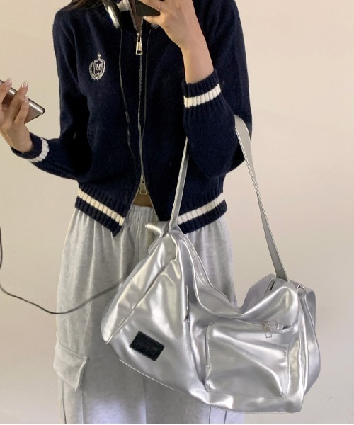 gossip!ロサンゼルス(ゴシップロサンゼルス)の「Y2K 大容量バッグ 2WAYスクエアバッグ/ 【A4サイズ収納可能】《通勤・通学に!》(ショルダーバッグ・レディース・シルバー/ブラック・FREE)」の19枚目の写真