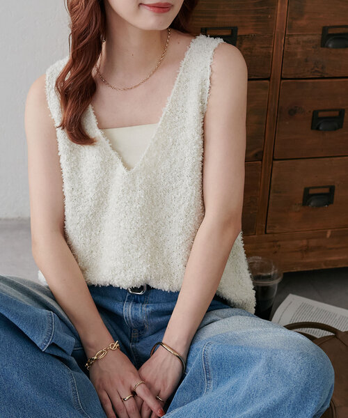 DISCOAT（ディスコート）の「【WEB限定】リボンヤーンベスト（ベスト・レディース・アイボリー/オフホワイト/チャコールグレー・MEDIUM）」の2枚目の写真