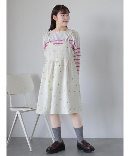 ehka sopo（エヘカソポ）の「花刺繍キャミワンピース（ワンピース・レディース・キナリ/サックスブルー/ブラック・F）」の22枚目の写真