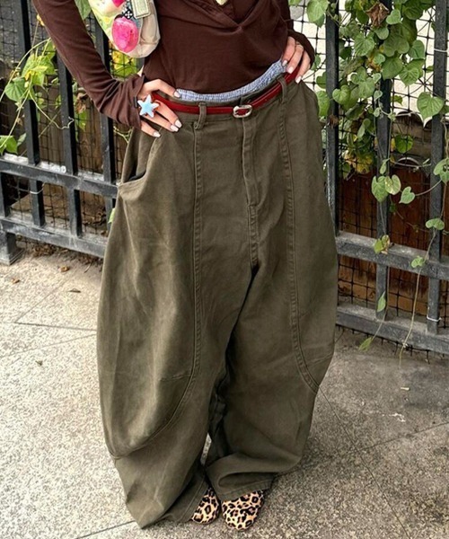 DEVICE（デバイス）の「メンズライク ウォッシュ ワイドレッグ ペインターパンツ（デニムパンツ・レディース・カーキ・FREE）」の3枚目の写真