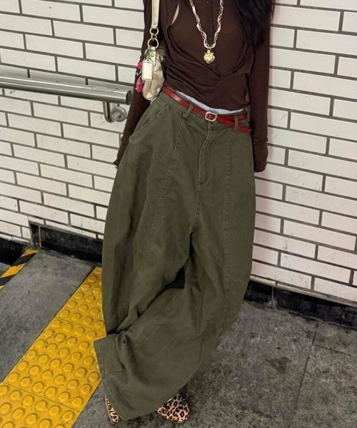 DEVICE（デバイス）の「メンズライク ウォッシュ ワイドレッグ ペインターパンツ（デニムパンツ・レディース・カーキ・FREE）」の6枚目の写真