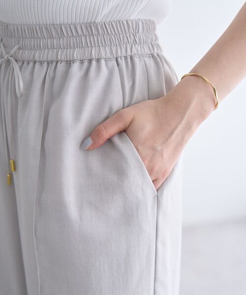 YECCA VECCA(イェッカヴェッカ)の「サラサライージーワイドパンツ(その他パンツ・レディース・ライトグレー/イエロー/ストライプ/チャコールグレー・S/M)」の16枚目の写真