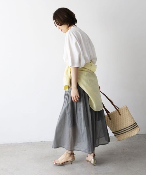 le.coeur blanc（ルクールブラン）の「《WEB限定アイテム》ローンギャザーティアードスカート（スカート・レディース・ブラック/グレー/カーキオリーブ/オフホワイト・38）」の13枚目の写真