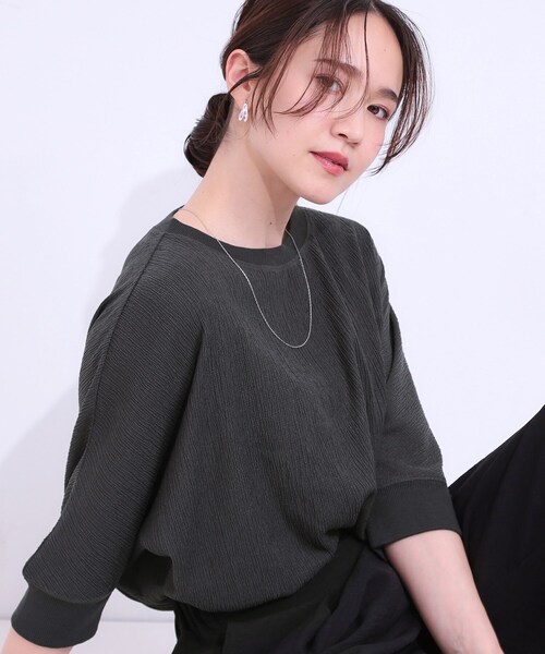 SHOO・LA・RUE（シューラルー）の「ゆるシルエットが心地よい リブドルマントップス（Tシャツ/カットソー・レディース・アイボリー/イエロー系その他/ブラウン系/ライトオレンジ系/チャコールグレー・01/02/03/04）」の2枚目の写真