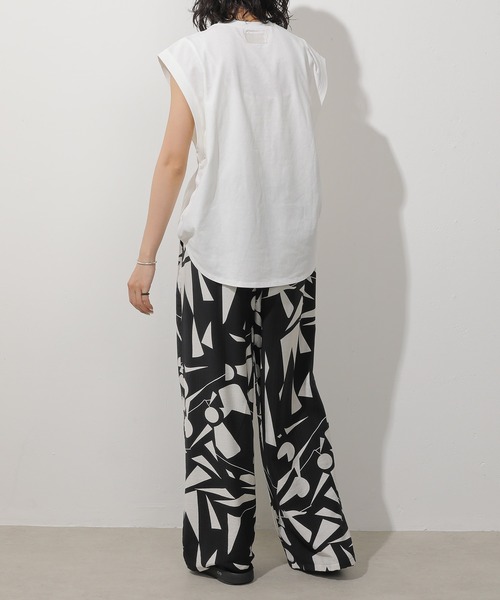 emesuelee(エメスーリー)の「汗染み防止加工 プリントTシャツ USAコットン(Tシャツ/カットソー・レディース・ブラウン/ブラック/オフホワイト・フリー)」の10枚目の写真