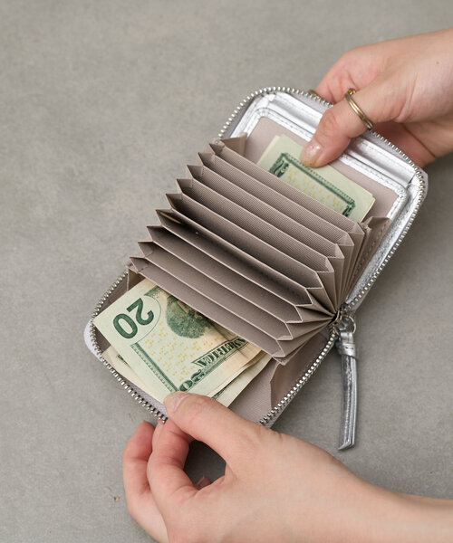 Actually（アクチュアリー）の「【perche ペルケ】パールストラップジャバラカードウォレット（その他小物・レディース・ブラック/シルバー/ゴールド・0）」の12枚目の写真