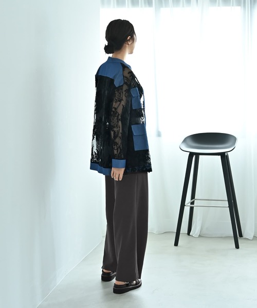 STYLE DELI（スタイルデリ）の「【BLK001】デニム×レースMIXシアーシャツ（シャツ/ブラウス・レディース・ブラック系その他・FREE）」の6枚目の写真