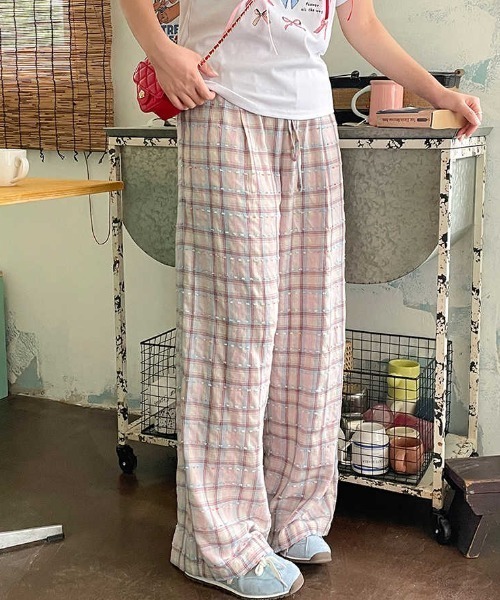 GEMEDA（ジェメダ）の「レースウエストチェック柄ルーズパンツ（その他パンツ・レディース・ピンクベージュ/ベージュ・M）」の12枚目の写真