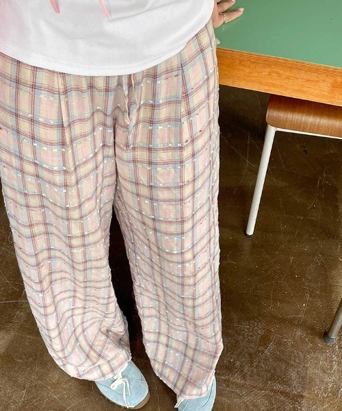GEMEDA（ジェメダ）の「レースウエストチェック柄ルーズパンツ（その他パンツ・レディース・ピンクベージュ/ベージュ・M）」の4枚目の写真