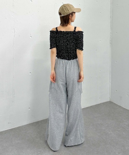 archives(アルシーヴ)の「小花柄カットレースオフショルTOPS(Tシャツ/カットソー・レディース・アイボリー/ブラック・MEDIUM)」の12枚目の写真