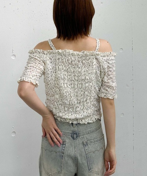 archives(アルシーヴ)の「小花柄カットレースオフショルTOPS(Tシャツ/カットソー・レディース・アイボリー/ブラック・MEDIUM)」の17枚目の写真