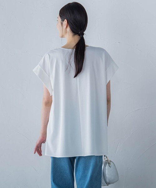 LAUTREAMONT（ロートレアモン）の「ペプラム風タックカットソー≪洗濯機で洗える≫（Tシャツ/カットソー・レディース・キャメル/ブラック/オフホワイト・9号）」の6枚目の写真