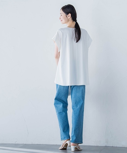 LAUTREAMONT（ロートレアモン）の「ペプラム風タックカットソー≪洗濯機で洗える≫（Tシャツ/カットソー・レディース・キャメル/ブラック/オフホワイト・9号）」の10枚目の写真