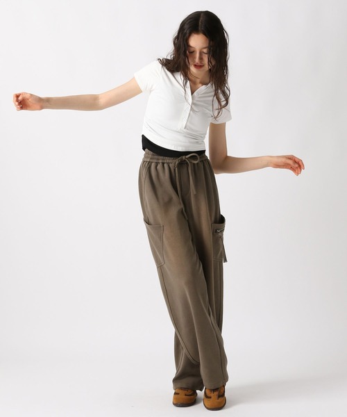 FOREVER 21（フォーエバー トゥエンティーワン）の「【2025SS】ヴィンテージライクポケットスウェットパンツ（スウェットパンツ・レディース・カーキ/ブラック・FREE）」の3枚目の写真