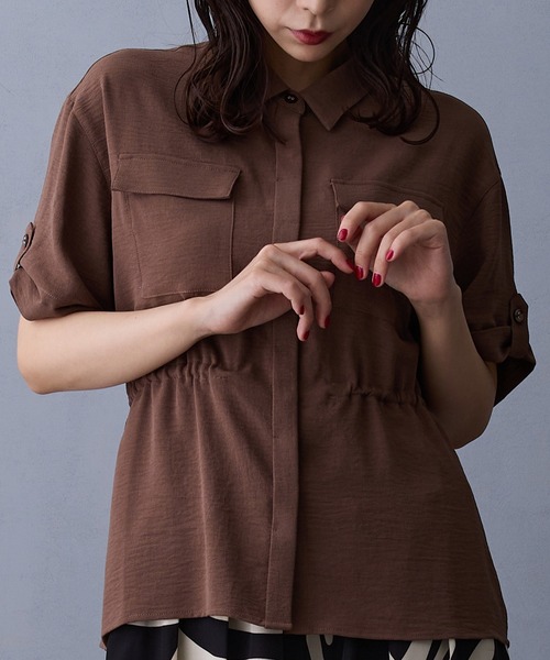 NICOLE white(ニコルホワイト)の「ウエストドロスト半袖シャツ(シャツ/ブラウス・レディース・ブラック/カーキ/モカ・FREE)」の6枚目の写真