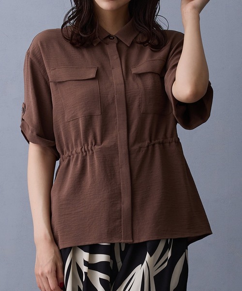 NICOLE white(ニコルホワイト)の「ウエストドロスト半袖シャツ(シャツ/ブラウス・レディース・ブラック/カーキ/モカ・FREE)」の7枚目の写真