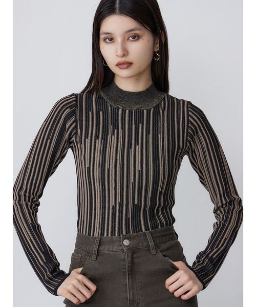 MURUA（ムルーア）の「グラデーションリブカラーニット（ニット/セーター・レディース・ホワイト/ブラック/ブラウン/ベージュ・FREE）」の2枚目の写真