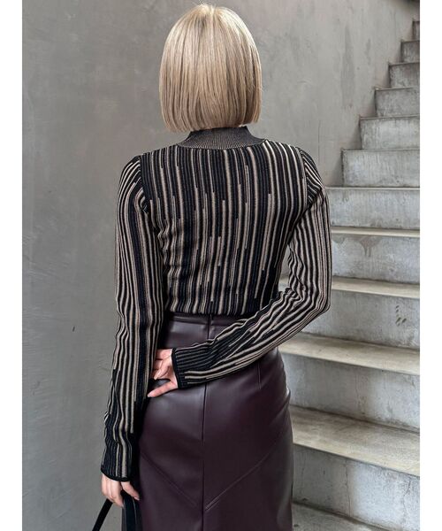 MURUA（ムルーア）の「グラデーションリブカラーニット（ニット/セーター・レディース・ホワイト/ブラック/ブラウン/ベージュ・FREE）」の7枚目の写真