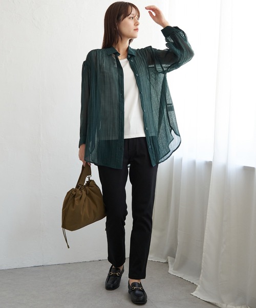 ikka（イッカ）の「シアーバックシャーリングシャツ（シャツ/ブラウス・レディース・チャコールグレー/モカ/ダークグリーン・L/M/S）」の22枚目の写真