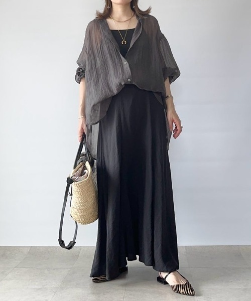 ikka（イッカ）の「シアーバックシャーリングシャツ（シャツ/ブラウス・レディース・チャコールグレー/モカ/ダークグリーン・L/M/S）」の5枚目の写真