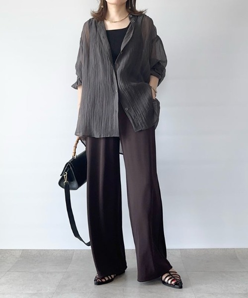 ikka（イッカ）の「シアーバックシャーリングシャツ（シャツ/ブラウス・レディース・チャコールグレー/モカ/ダークグリーン・L/M/S）」の7枚目の写真