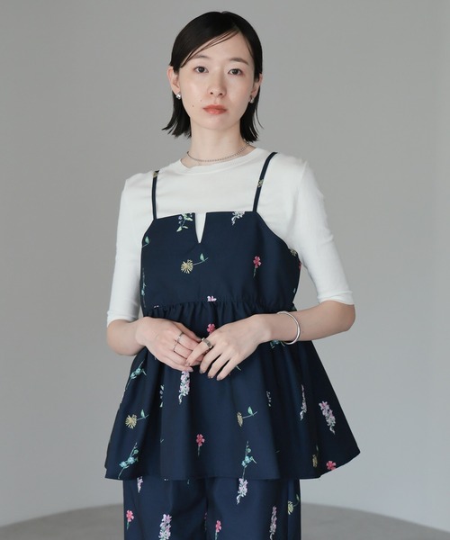 amini(アミニ)の「【2025 AW】花柄プリントビスチェ(キャミソール・レディース・ベージュ/ネイビー/ブラック・MEDIUM)」の4枚目の写真