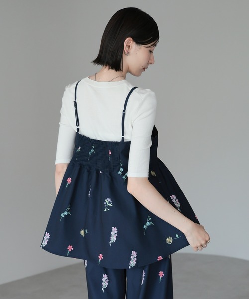 amini(アミニ)の「【2025 AW】花柄プリントビスチェ(キャミソール・レディース・ベージュ/ネイビー/ブラック・MEDIUM)」の7枚目の写真